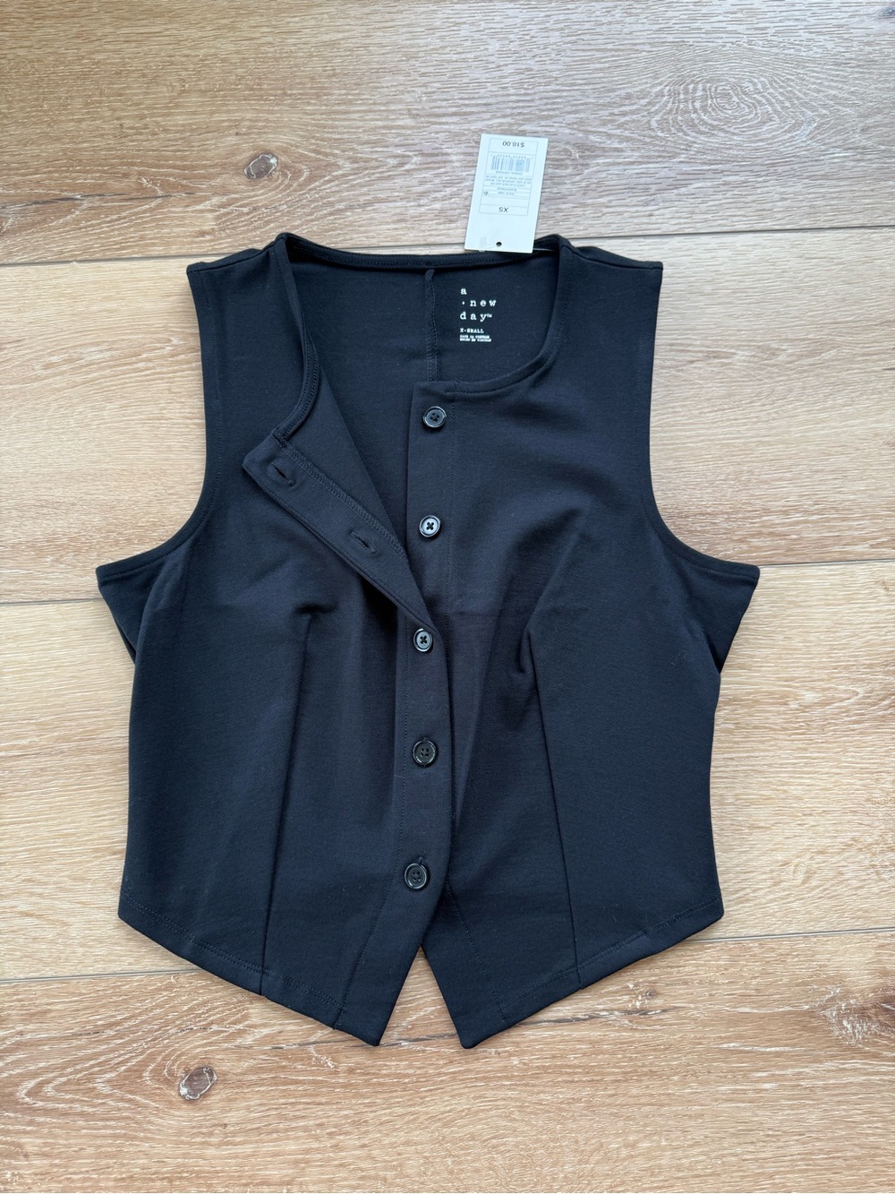 a new day Black Button-Front Crop Vest